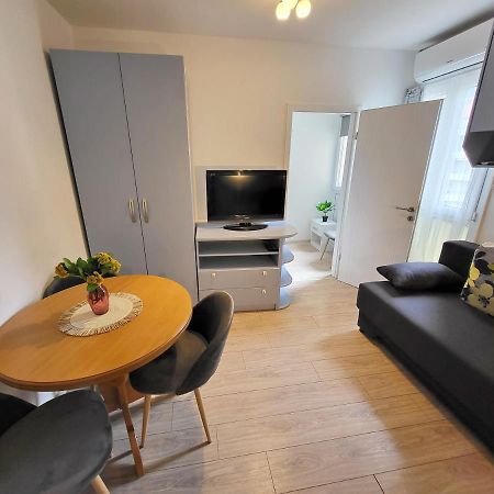 Mali Apartman U Centru มาคาร์สกา ภายนอก รูปภาพ