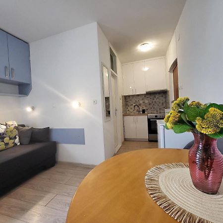 Mali Apartman U Centru มาคาร์สกา ภายนอก รูปภาพ