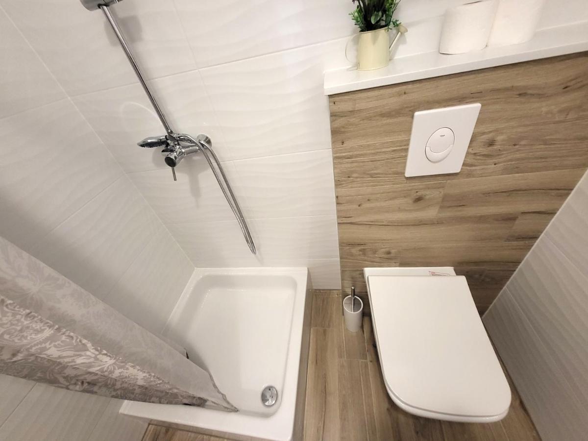 Mali Apartman U Centru มาคาร์สกา ภายนอก รูปภาพ