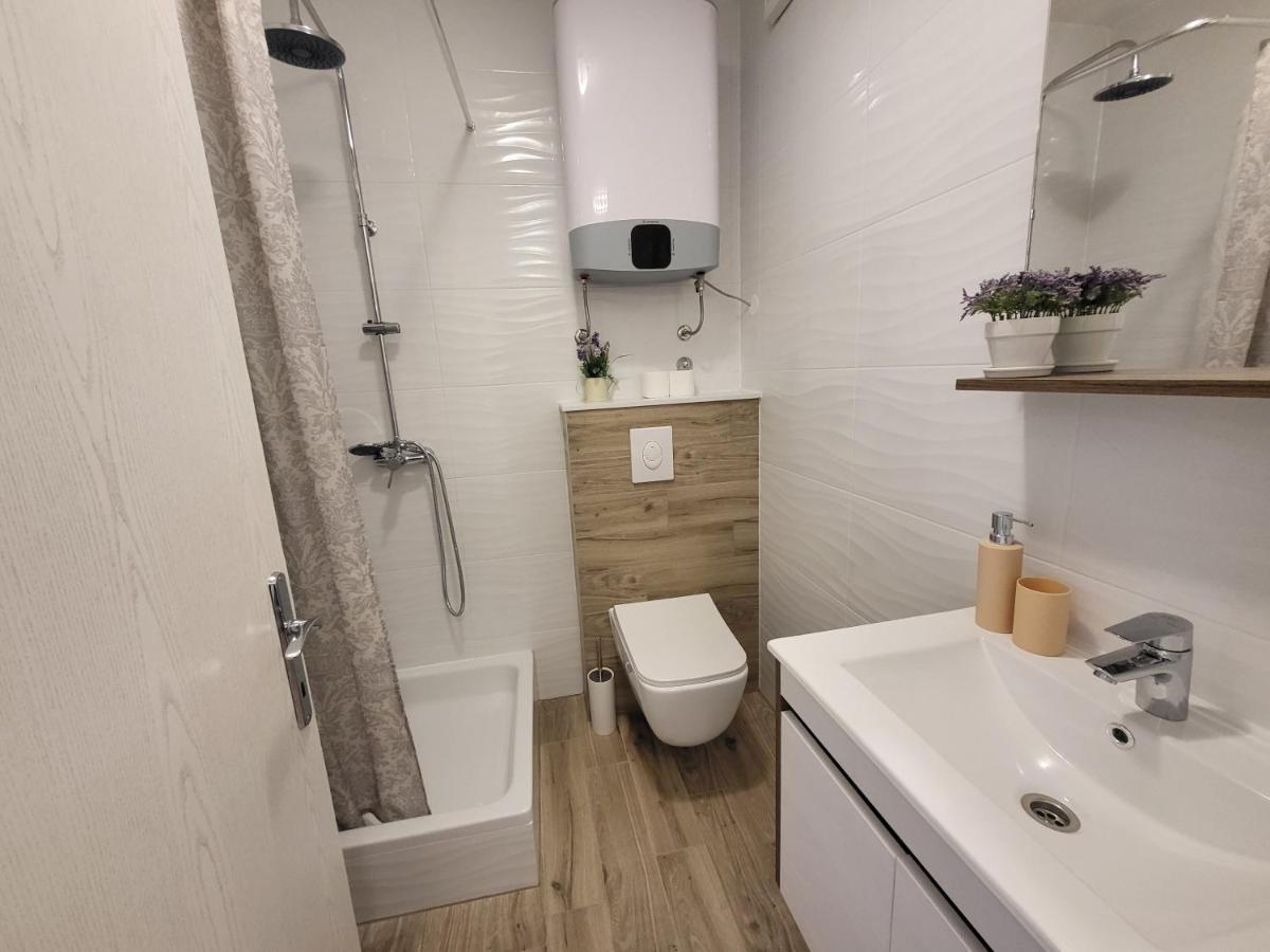 Mali Apartman U Centru มาคาร์สกา ภายนอก รูปภาพ