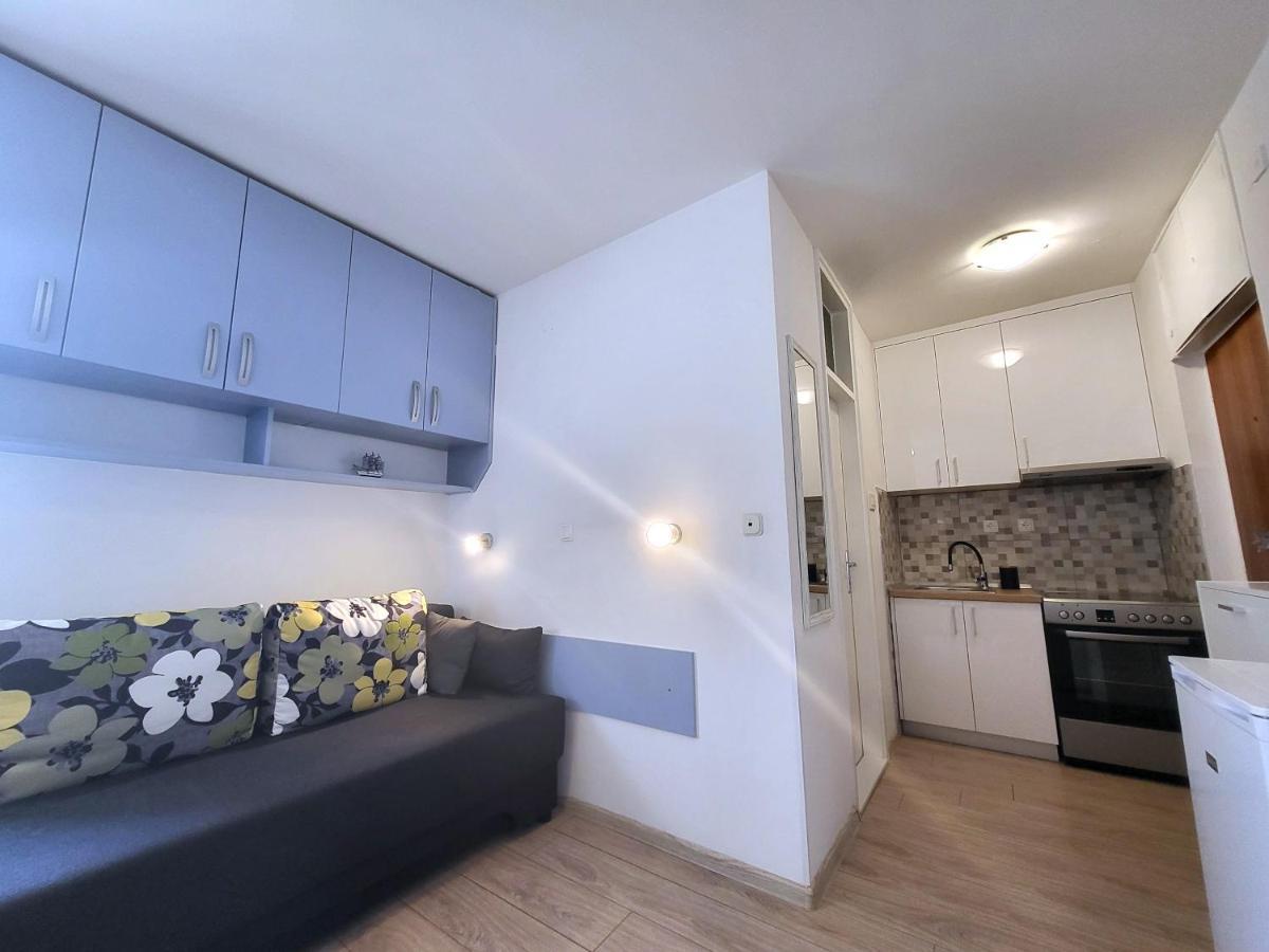Mali Apartman U Centru มาคาร์สกา ภายนอก รูปภาพ